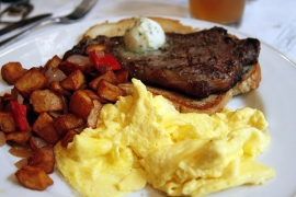 Steak & Eggs @Cafe Deluxe