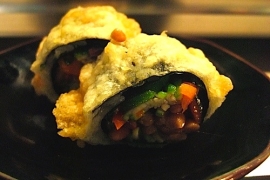 Fried hosomaki of ao jiso, okra, and natto